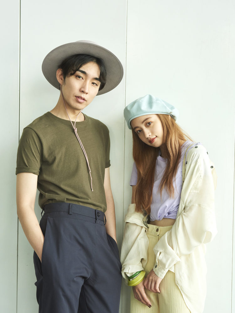 無地Tの着こなしを帽子でアップデート！ 「色」の力で差をつけて