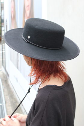 紐付き帽子 Override