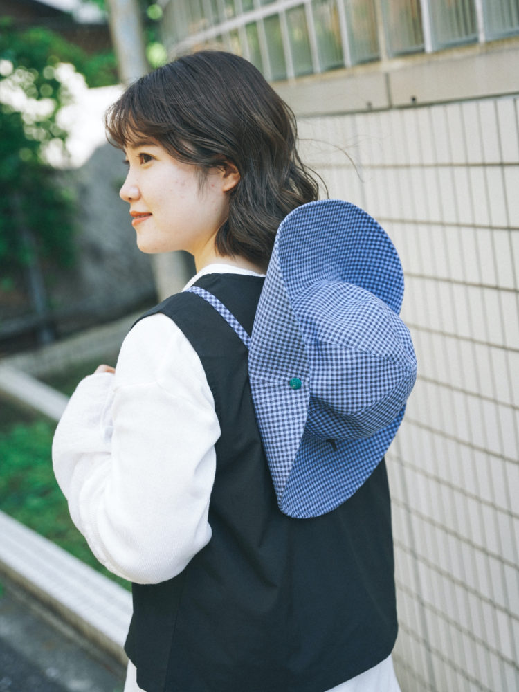 低身長さん必見！小柄でもバランスよく決まる「つば広帽子コーデ」のコツ