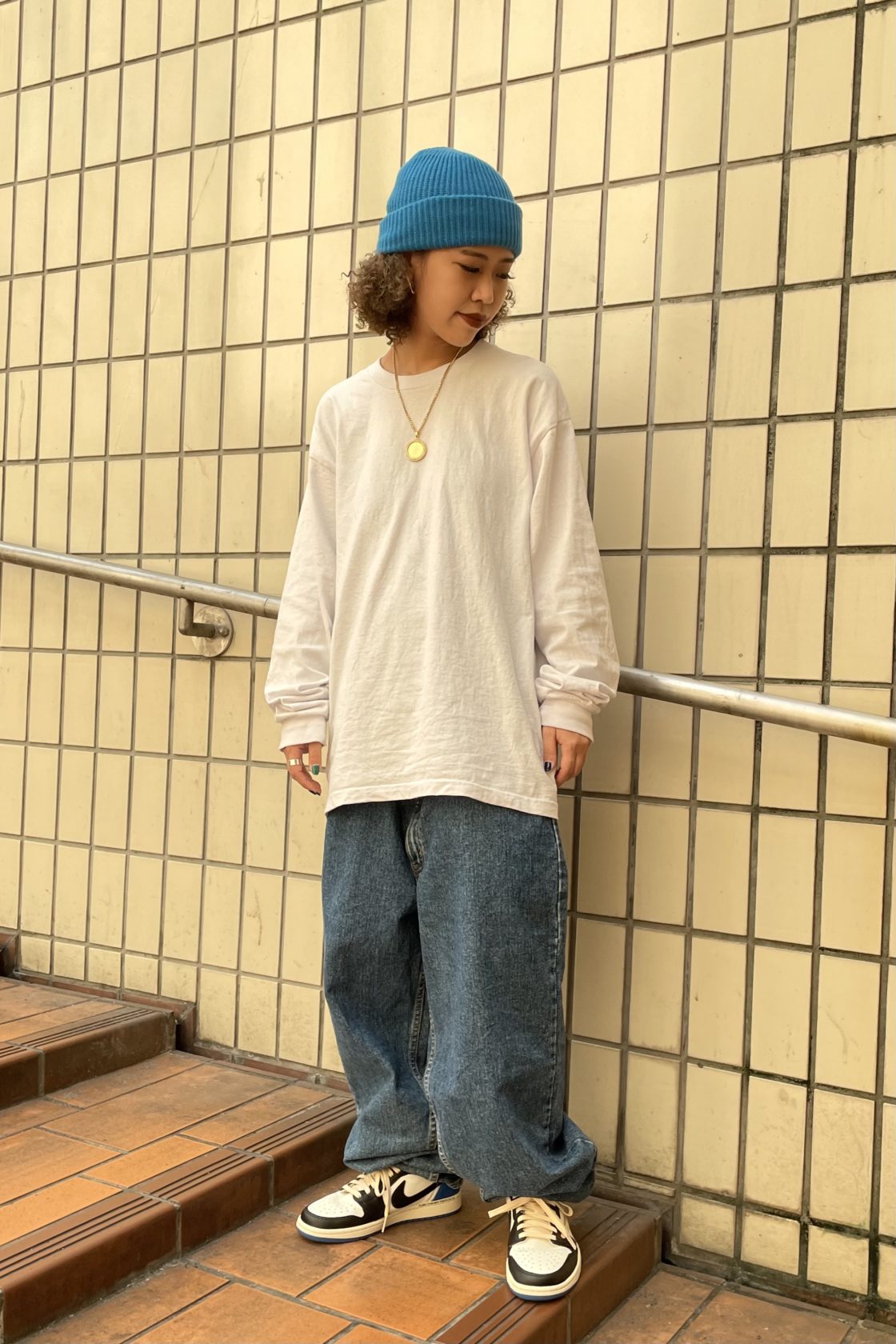 ビーニーを使ったシンプルストリートコーデ Snap Override