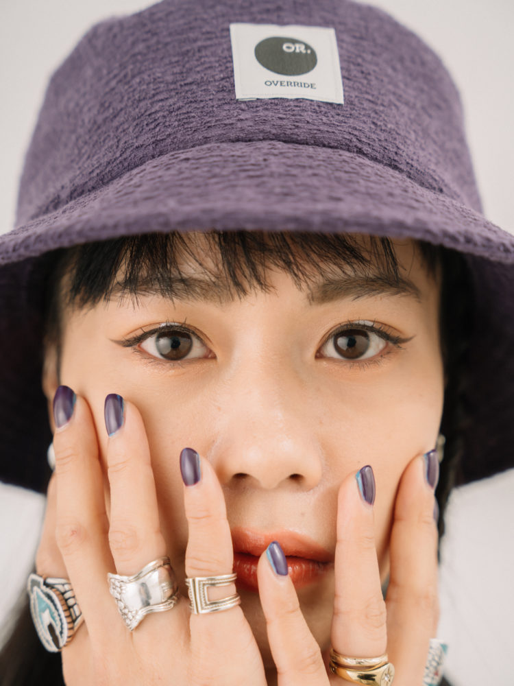 春夏注目は“カラー”！帽子×アイメイクのテクニック【OR STAFF meetsメイクのプロ】