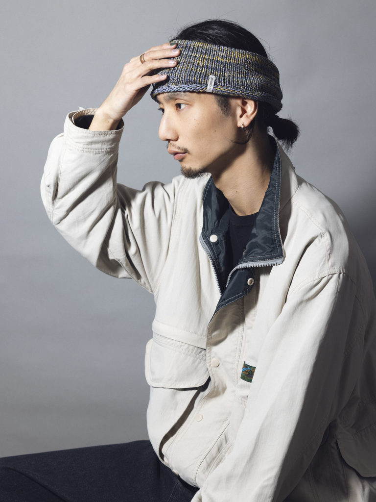 前髪なしロングヘアは、お団子アレンジでこなれる