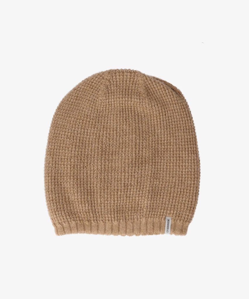 大人カジュアルなニット帽4