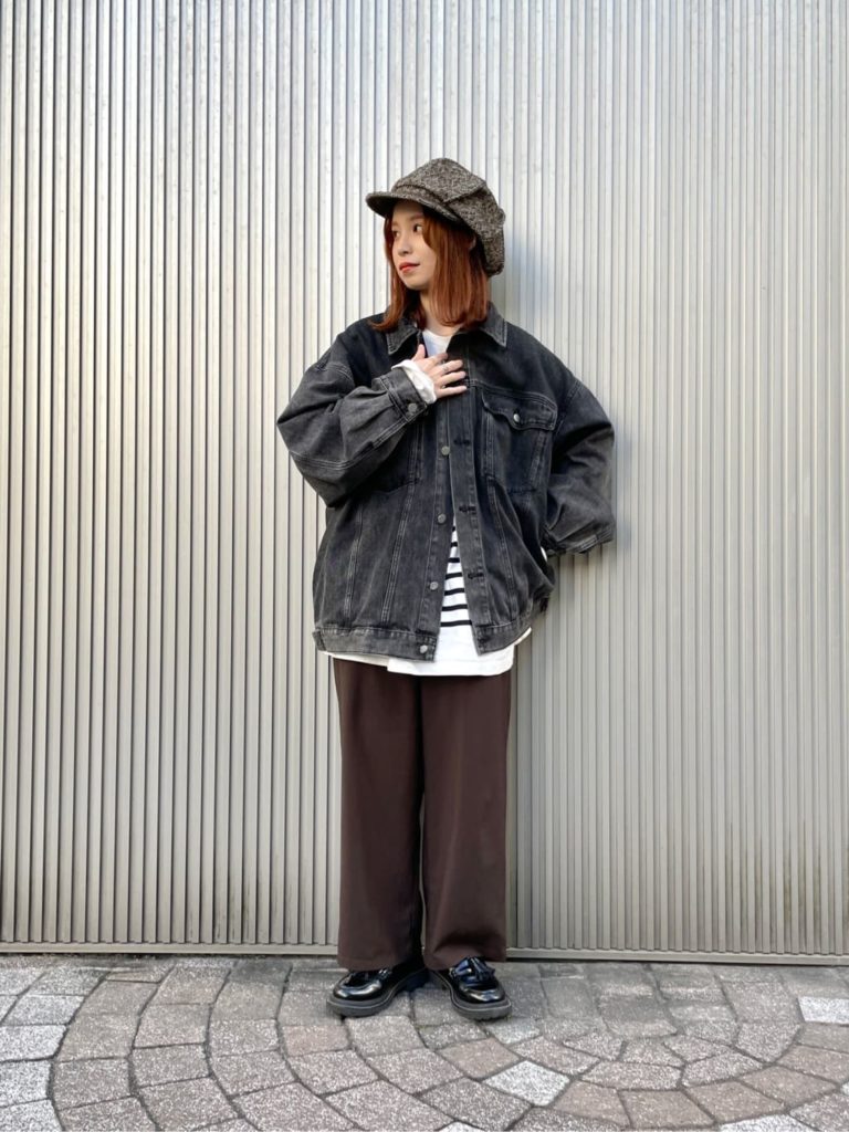 茶色のキャスケットコーデ1