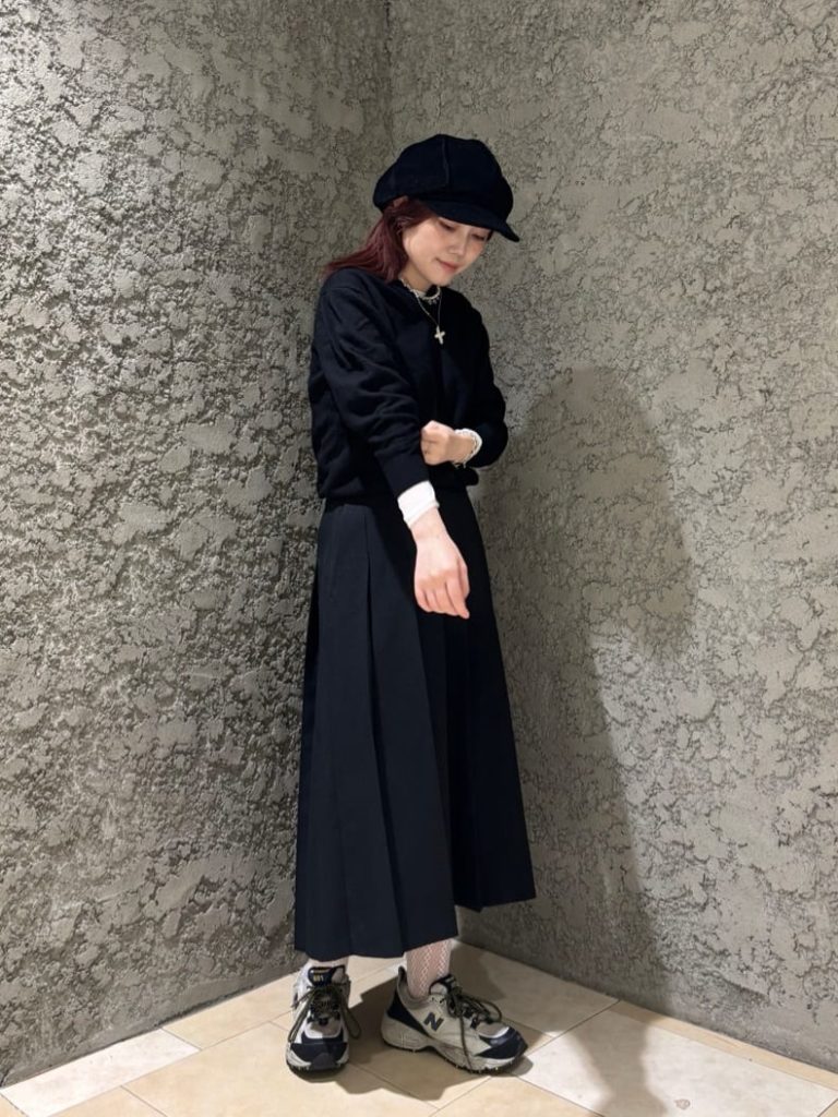 黒・グレーのキャスケットコーデ1