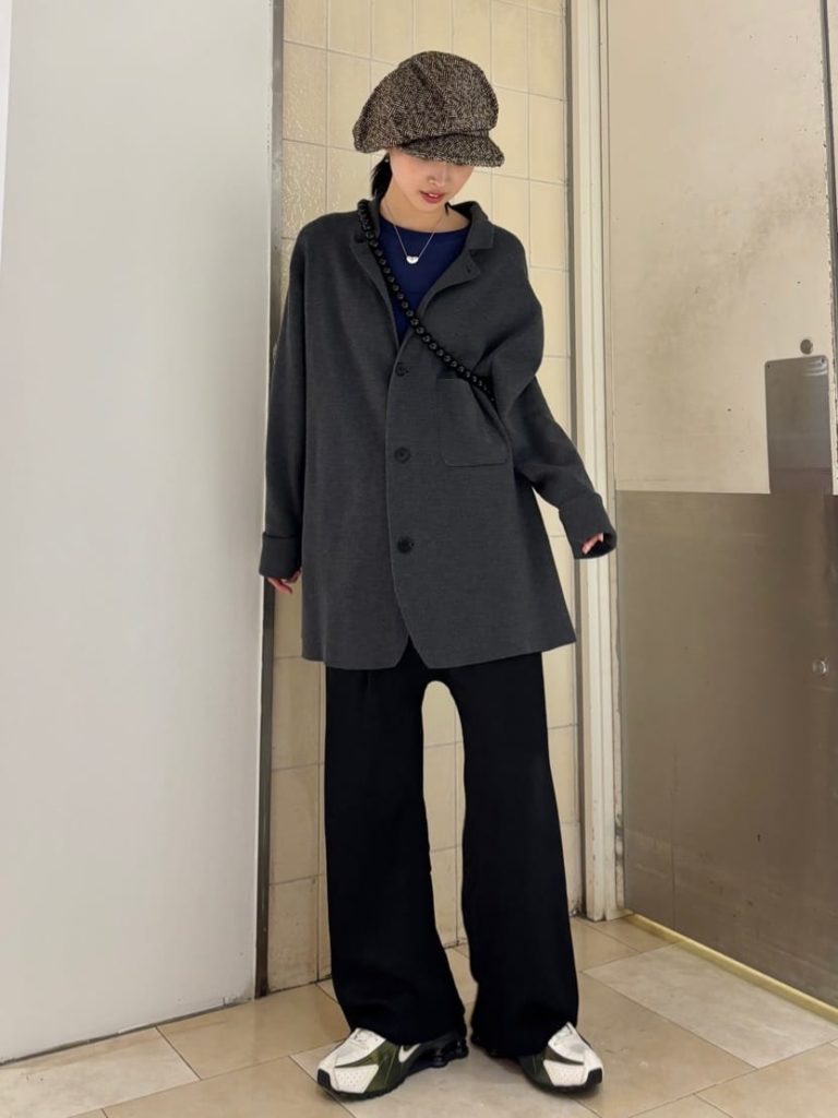 茶色のキャスケットコーデ5