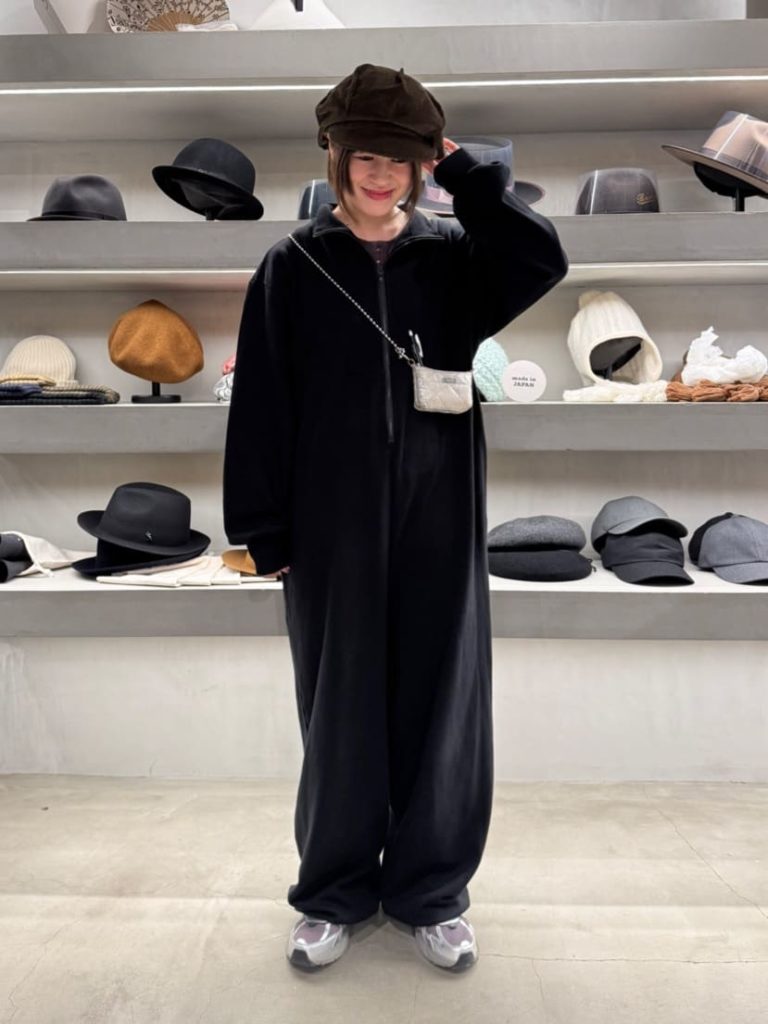 茶色のキャスケットコーデ6