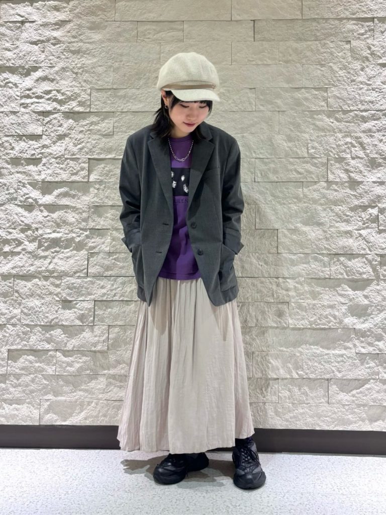 白・ベージュのキャスケットコーデ1