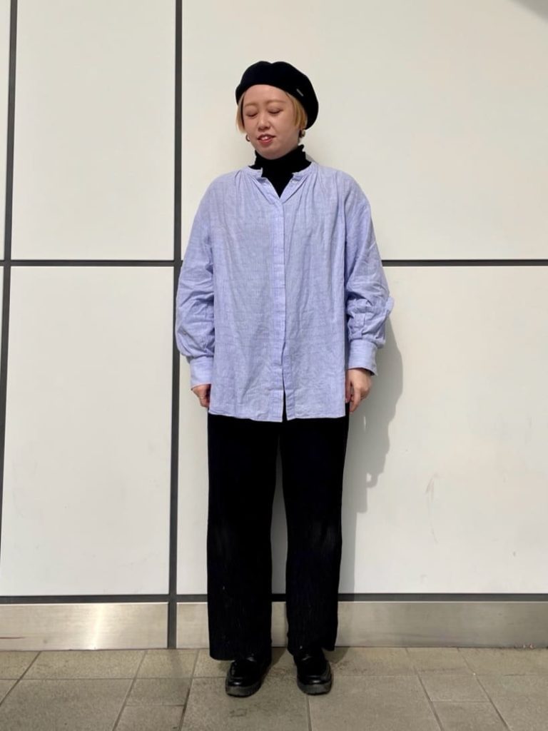 締め色のベレー帽コーデ1