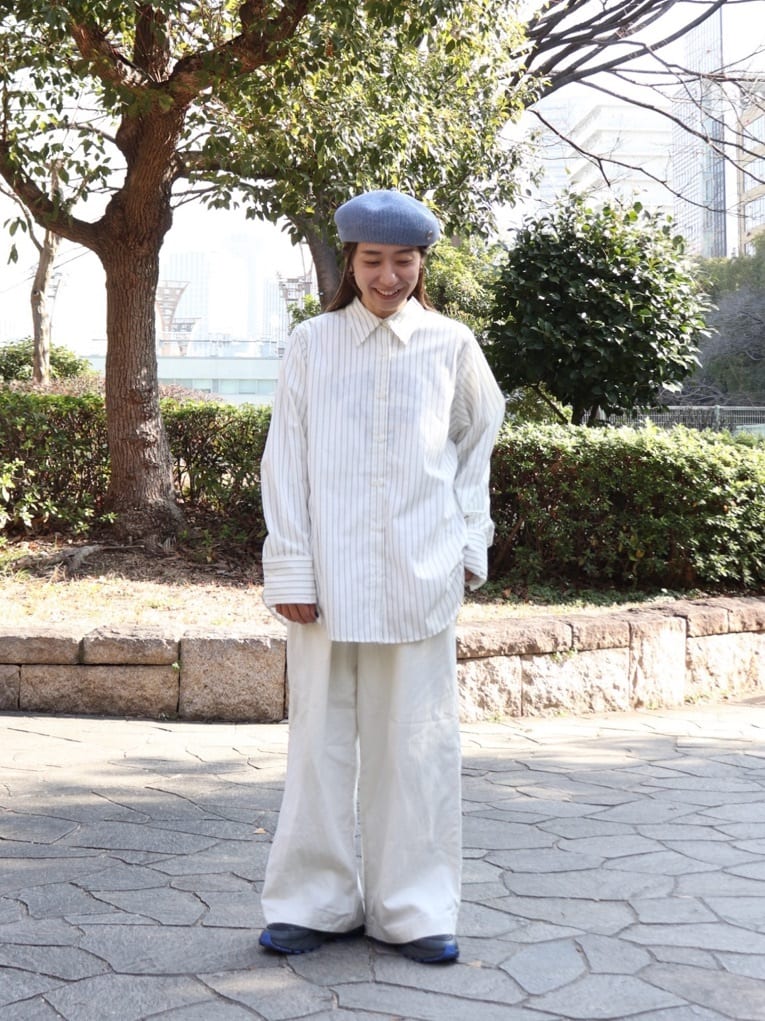 差し色のベレー帽コーデ3