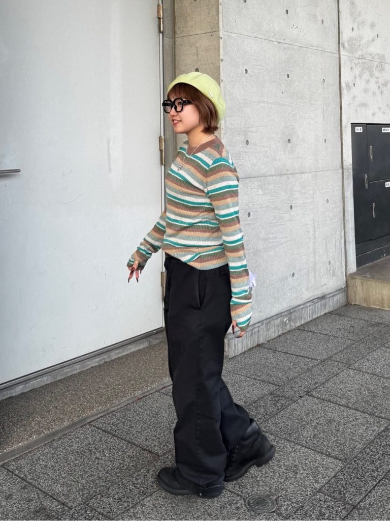 差し色のベレー帽コーデ2