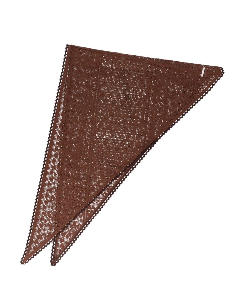 レースのバブーシュカ