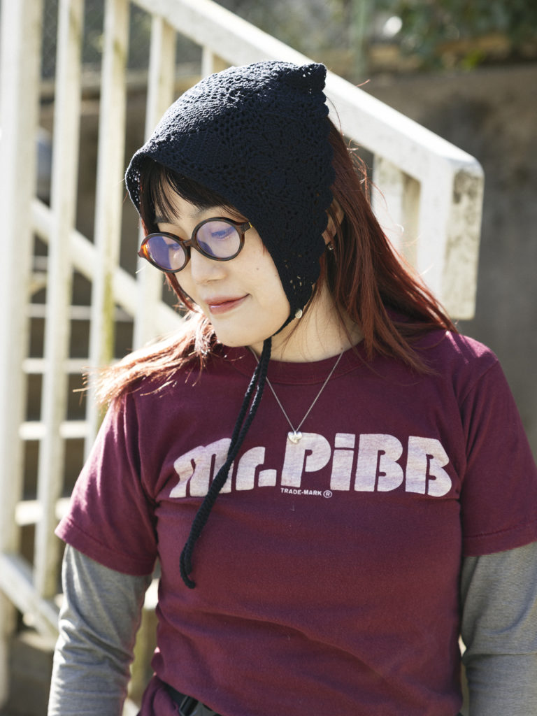 “スカーフ”を頭に巻くおすすめスタイル1の巻き方アレンジ