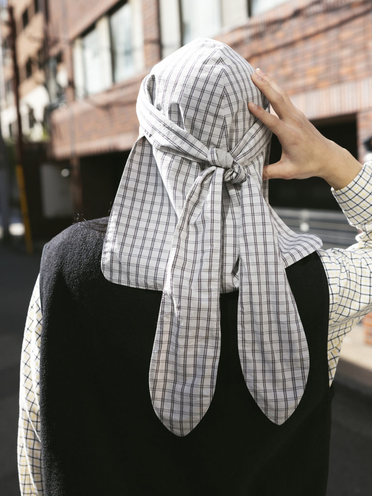 “スカーフ×帽子”のおすすめスタイル3の巻き方アレンジ