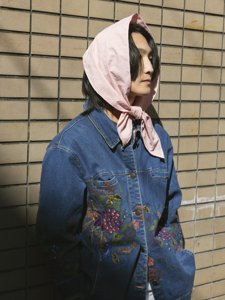 “スカーフ×帽子”のおすすめスタイルの巻き方アレンジ