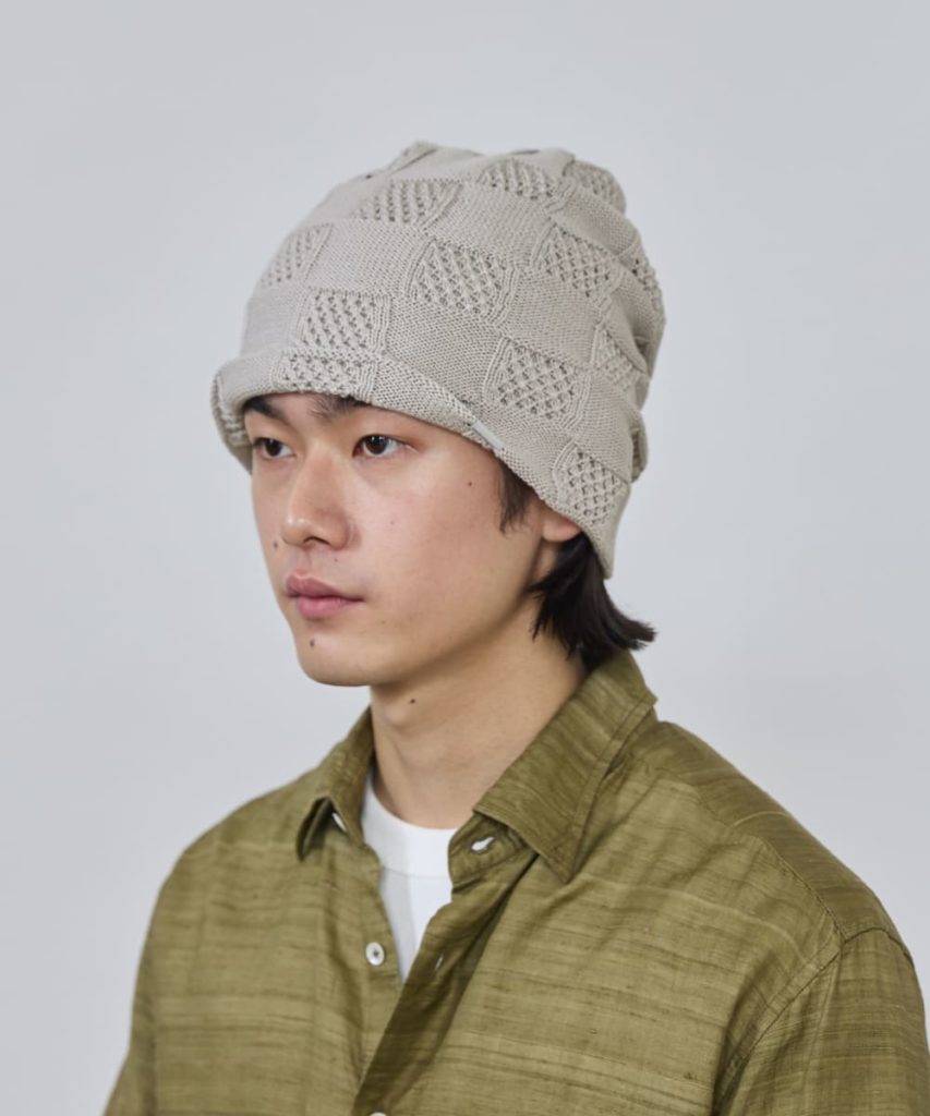 秋まで使えるおすすめニット帽2
