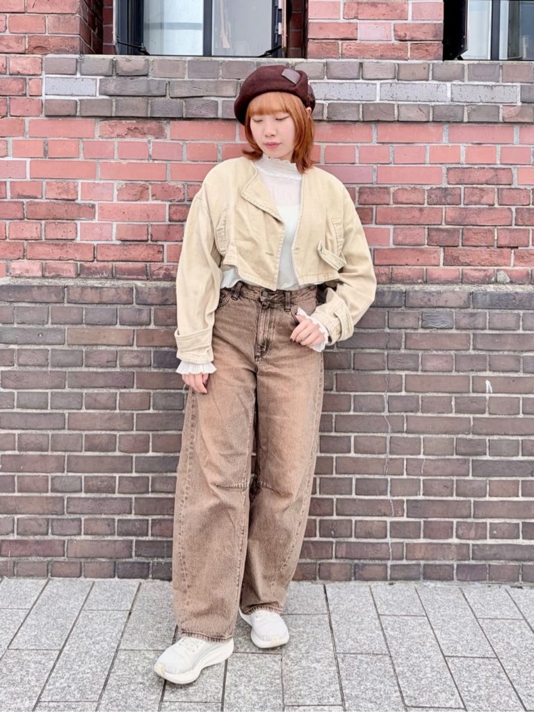 ワントーンで作る大人かわいいカジュアルコーデ